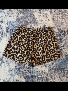 💥💥5 For $25💥💥 SHEIN Leopard Print Elastic Waist Shorts - Tan & Black